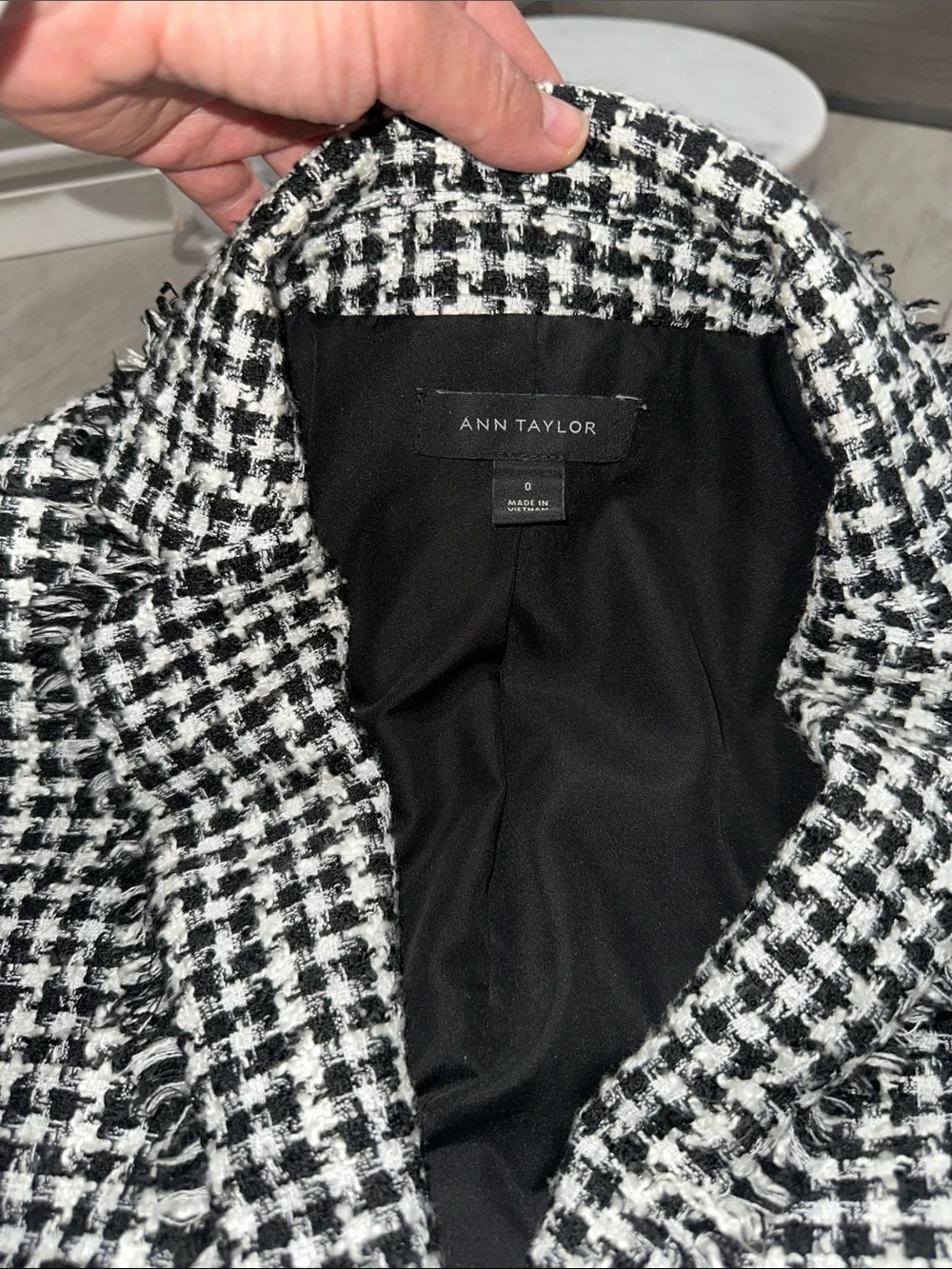 Ann Taylor Black and White Houndstooth Blazer size 0 - Picture 4 of 10